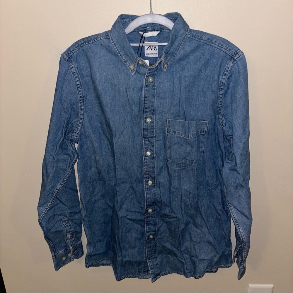Zara blue denim button up shirt NWT Size Medium
